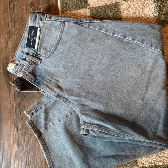 Brand New Abercrombie and Fitch Barrel Jeans - Picture 3 of 6